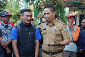 Plh Sekda Tasikmalaya Janji Bahas Reward untuk 116 Petugas Kebersihan Sukwan