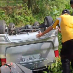 Avanza Silver Terbalik di Tanjakan Leuwikeris, Pengemudi Alami Pandangan Gelap