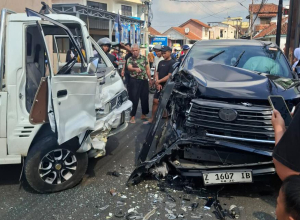 Tabrakan Kijang Innova dan Pikap di Cikalang, Tiga Penumpang Luka