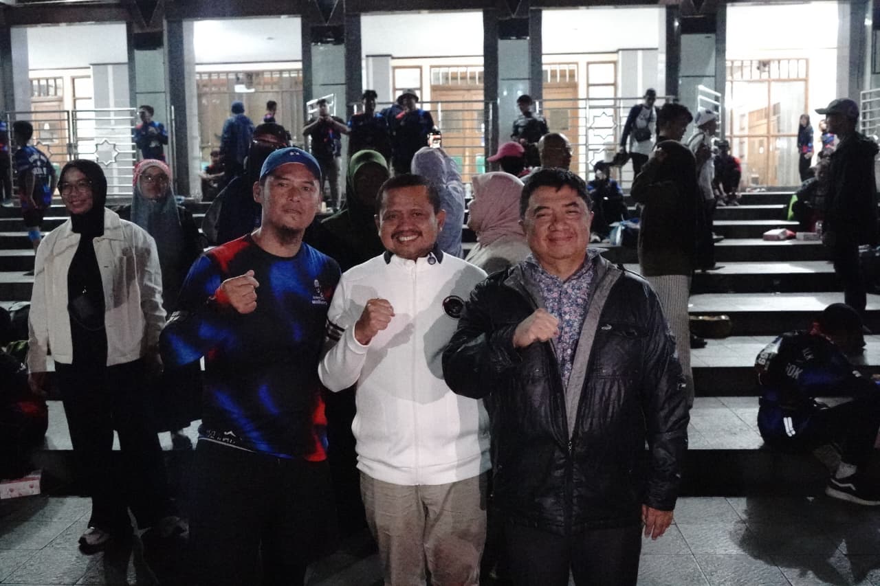 Bupati Garut Sambut Peserta West Java Extreme Walk 60K