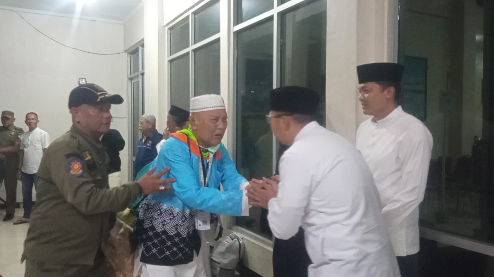 Tangis Bahagia Iringi Kepulangan 400 Jamaah Haji Kota Tasikmalaya