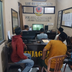 Sambut HUT Bhayangkara ke-80, Polsek Cipatujah Nobar Piala Dunia Bersama Warga