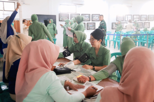 350 Anggota Persit Kodim 0612 Tasikmalaya Ikuti Pemeriksaan Kesehatan dan Deteksi Dini Kanker