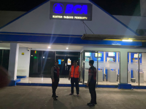 Patroli Malam Sat Samapta Polres Ciamis Amankan Bank BCA