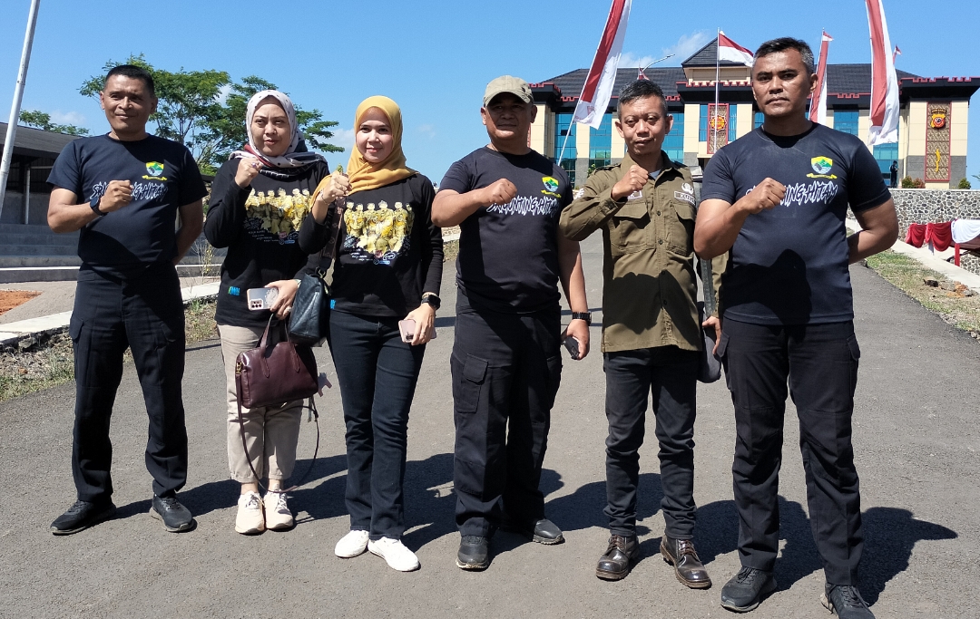Pesta Rakyat Brimob Batalyon D Pelopor Cineam Semarakkan HUT Bhayangkara ke-80