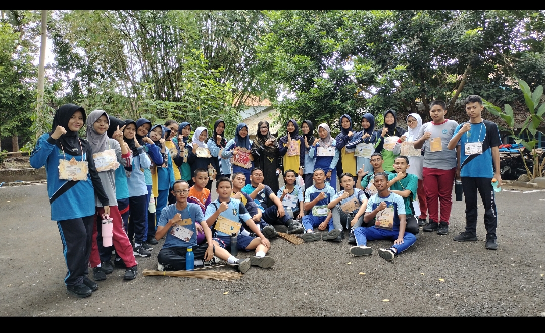 MPLS Berbasis Ekologi, Siswa Baru SMAN 1 Ciamis Belajar Sejarah di Makam RAA Kusumasubrata