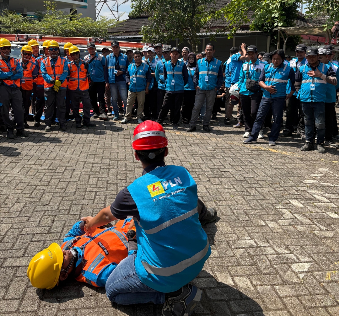 Semangat Hari Kesaktian Pancasila, PLN Tasikmalaya Perkuat Budaya Keselamatan lewat Simulasi RJP